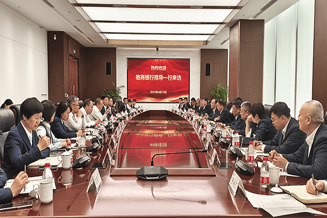 临商银行党委副书记刘刚带队赴齐鲁银行交流学习